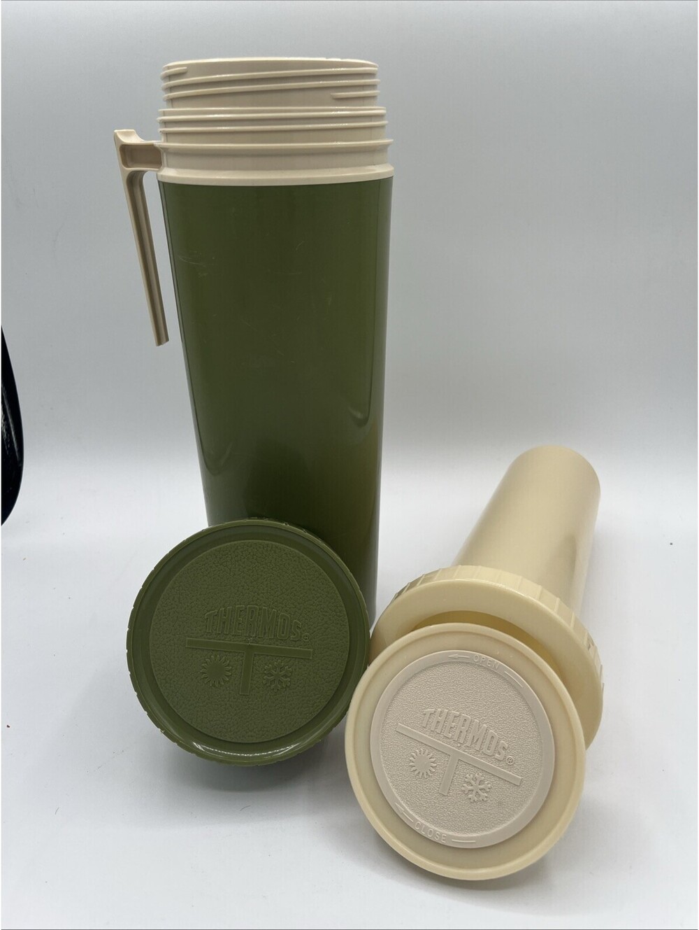 Vintage 1970s Avocado Green THERMOS #7402 Insulated Hot/Cold Made in USA